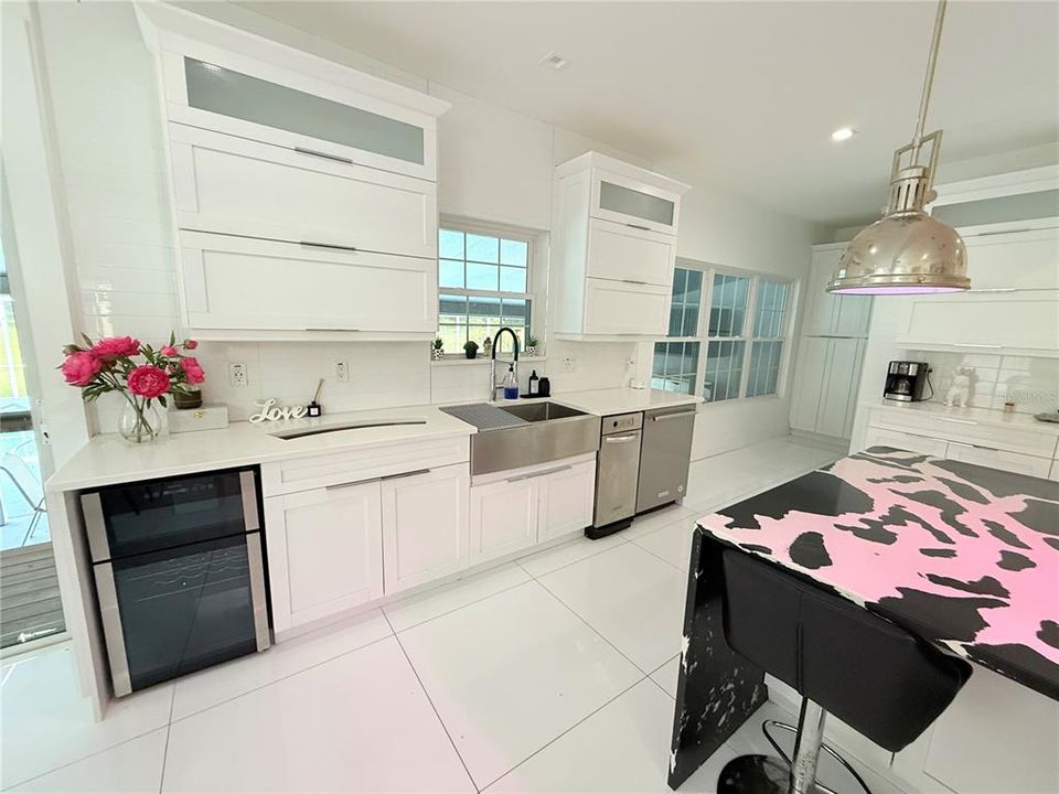 待售: $849,950 (5 贝兹, 4 浴室, 5200 平方英尺)