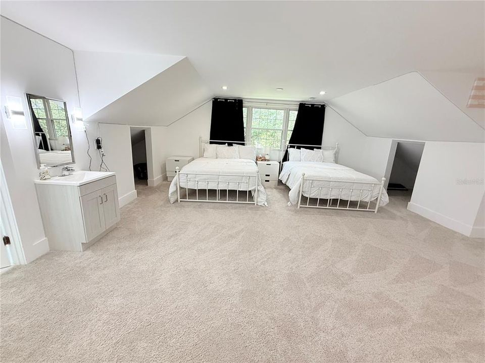 待售: $849,950 (5 贝兹, 4 浴室, 5200 平方英尺)