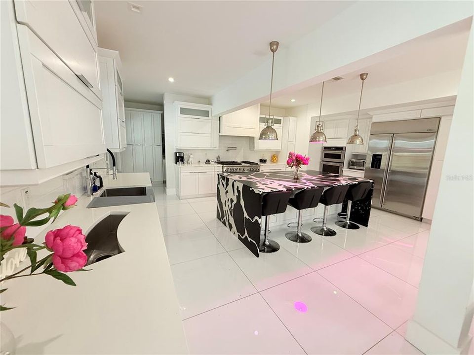 待售: $849,950 (5 贝兹, 4 浴室, 5200 平方英尺)