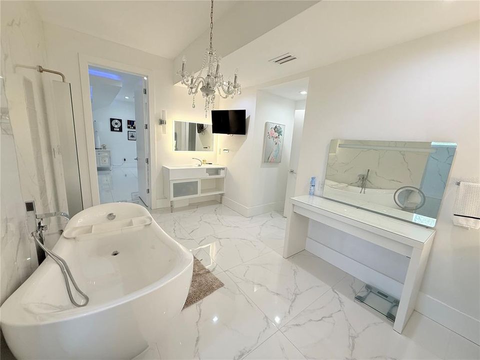 待售: $849,950 (5 贝兹, 4 浴室, 5200 平方英尺)