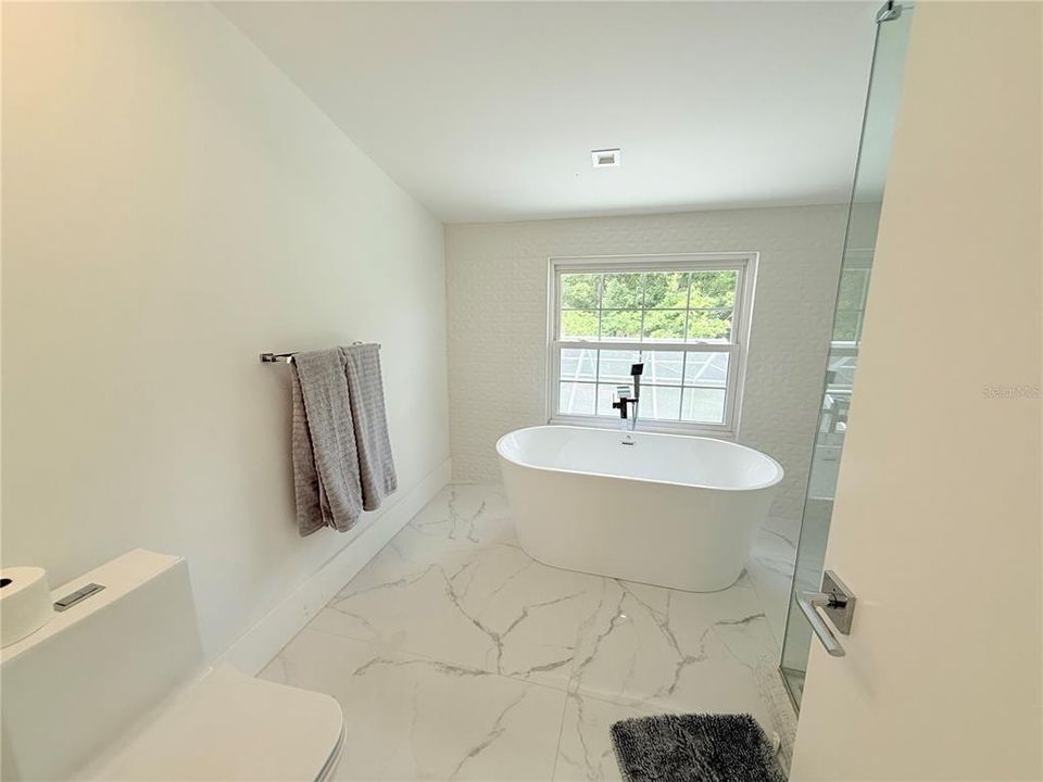 待售: $849,950 (5 贝兹, 4 浴室, 5200 平方英尺)