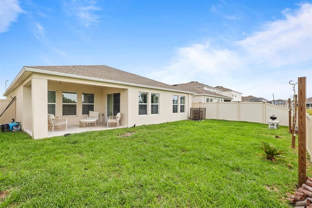 Под контрактом: $295,000 (4 спален, 2 ванн, 1848 Квадратных фут)