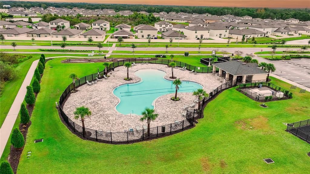 Под контрактом: $295,000 (4 спален, 2 ванн, 1848 Квадратных фут)