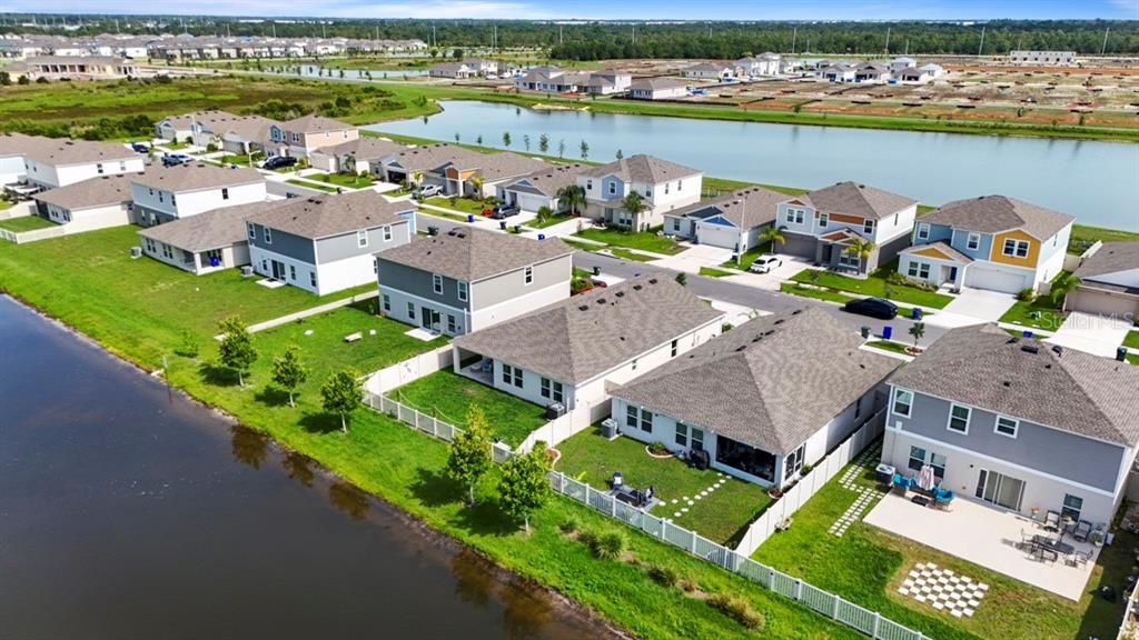 Под контрактом: $295,000 (4 спален, 2 ванн, 1848 Квадратных фут)