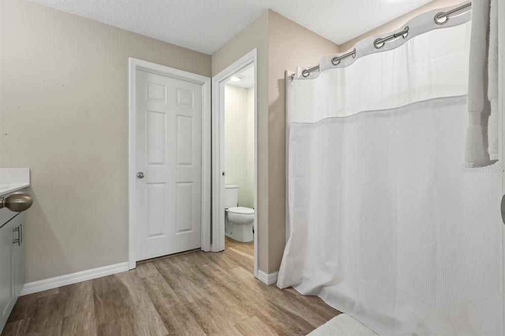 Под контрактом: $295,000 (4 спален, 2 ванн, 1848 Квадратных фут)