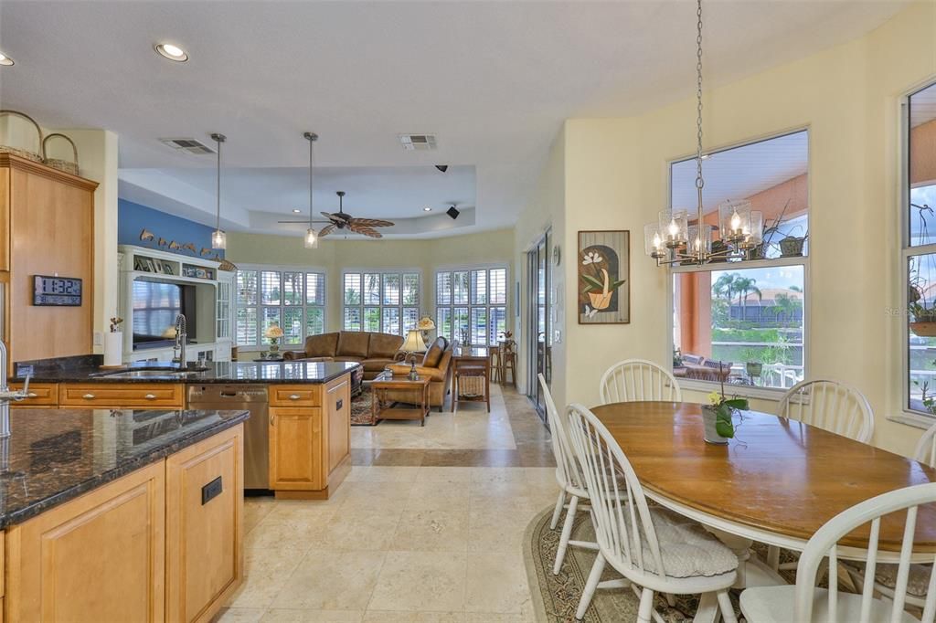 合同活跃: $1,200,000 (4 贝兹, 3 浴室, 3339 平方英尺)