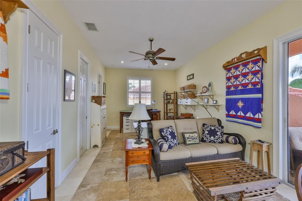 合同活跃: $1,200,000 (4 贝兹, 3 浴室, 3339 平方英尺)