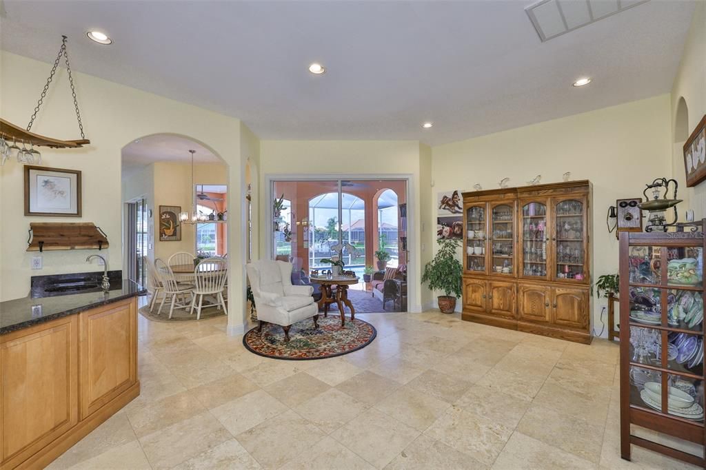 合同活跃: $1,200,000 (4 贝兹, 3 浴室, 3339 平方英尺)