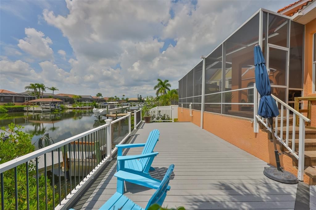 合同活跃: $1,200,000 (4 贝兹, 3 浴室, 3339 平方英尺)