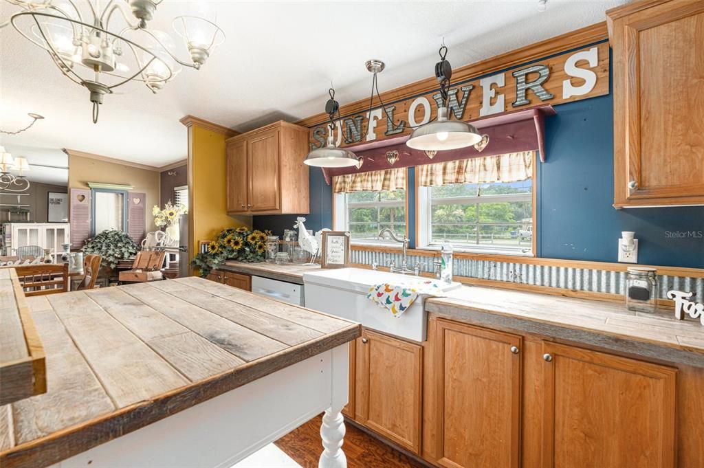 En Venta: $339,900 (4 camas, 3 baños, 2356 Pies cuadrados)