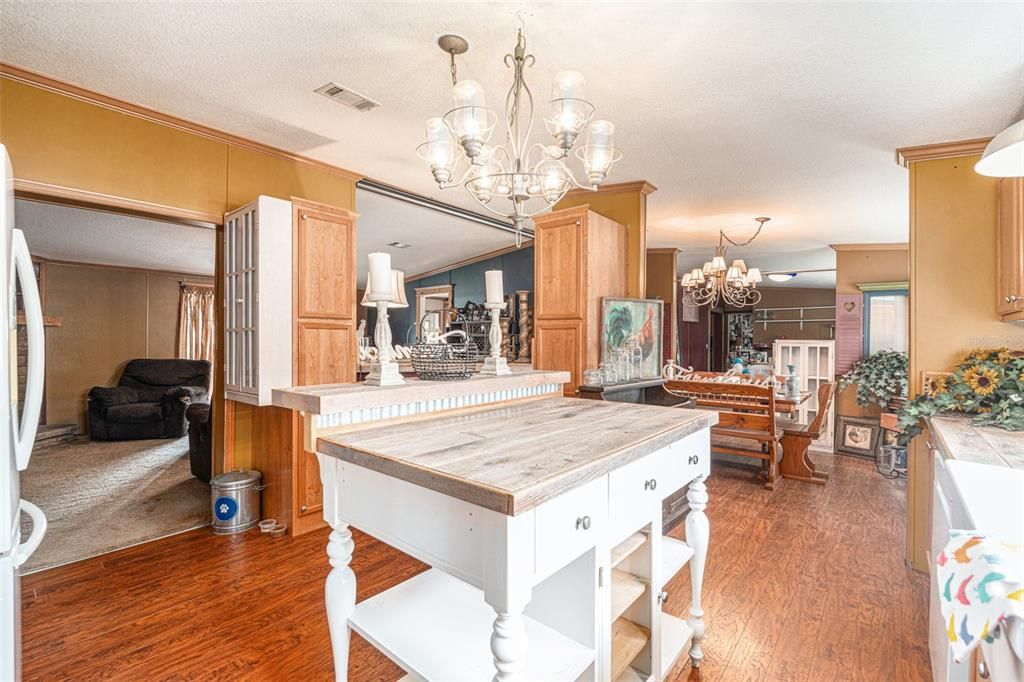 En Venta: $339,900 (4 camas, 3 baños, 2356 Pies cuadrados)