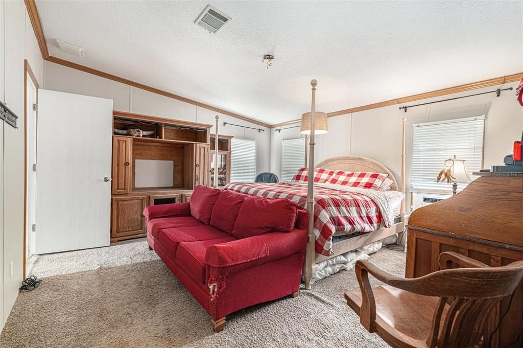 En Venta: $339,900 (4 camas, 3 baños, 2356 Pies cuadrados)