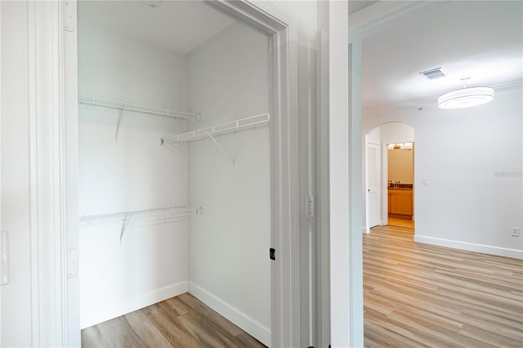 For Sale: $219,700 (2 beds, 2 baths, 1088 Square Feet)