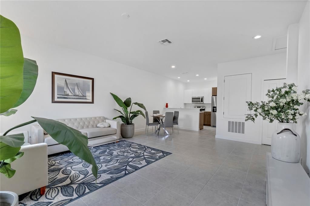 For Rent: $1,400 (2 beds, 2 baths, 1056 Square Feet)