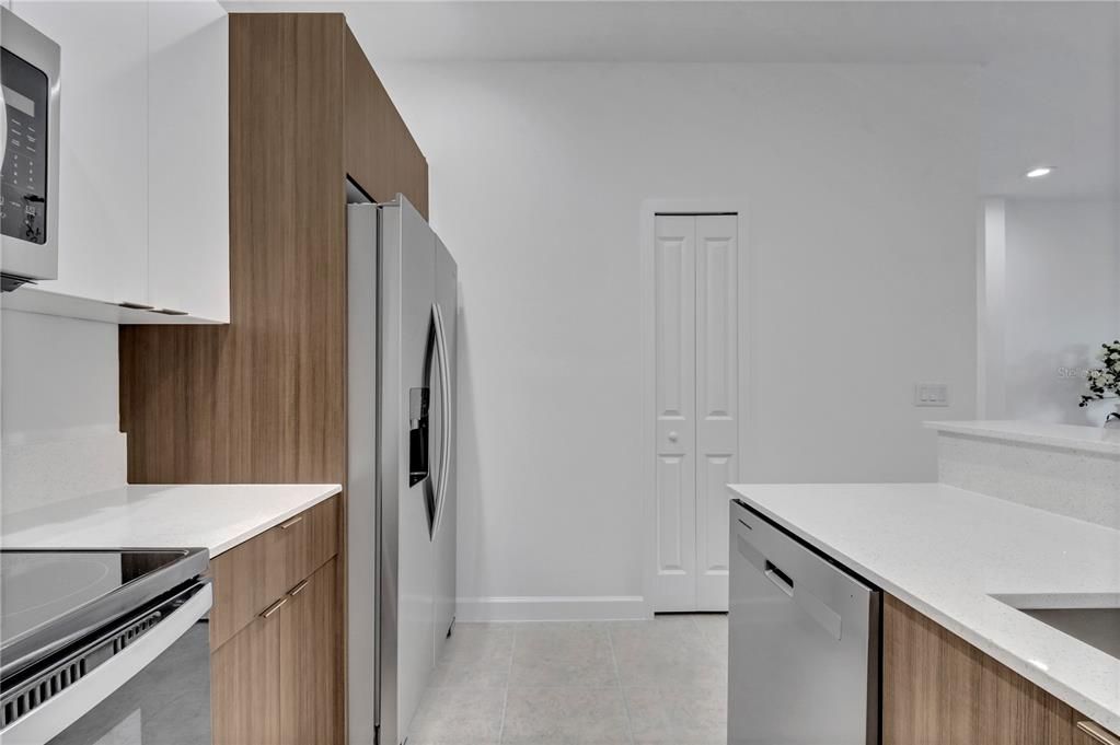 For Rent: $1,400 (2 beds, 2 baths, 1056 Square Feet)