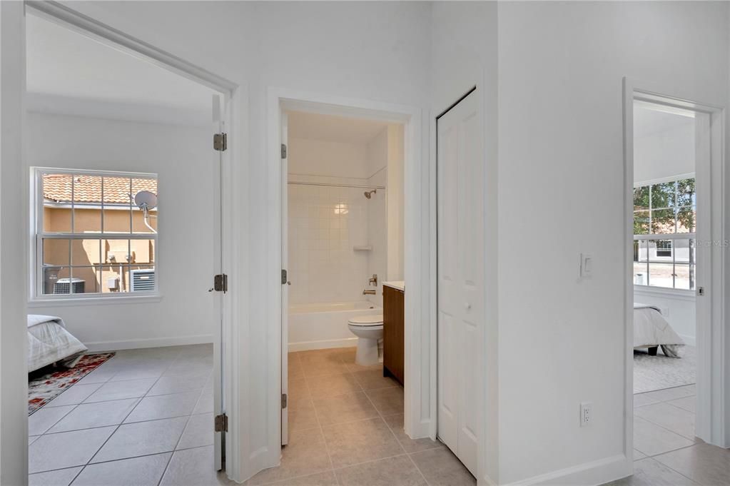For Rent: $1,400 (2 beds, 2 baths, 1056 Square Feet)