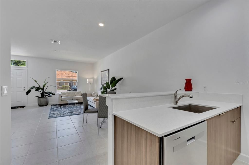 For Rent: $1,400 (2 beds, 2 baths, 1056 Square Feet)