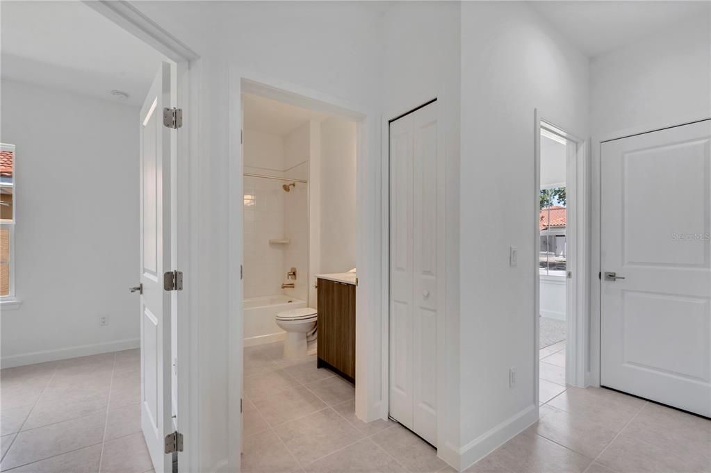 For Rent: $1,400 (2 beds, 2 baths, 1056 Square Feet)