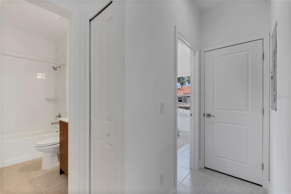 For Rent: $1,400 (2 beds, 2 baths, 1056 Square Feet)