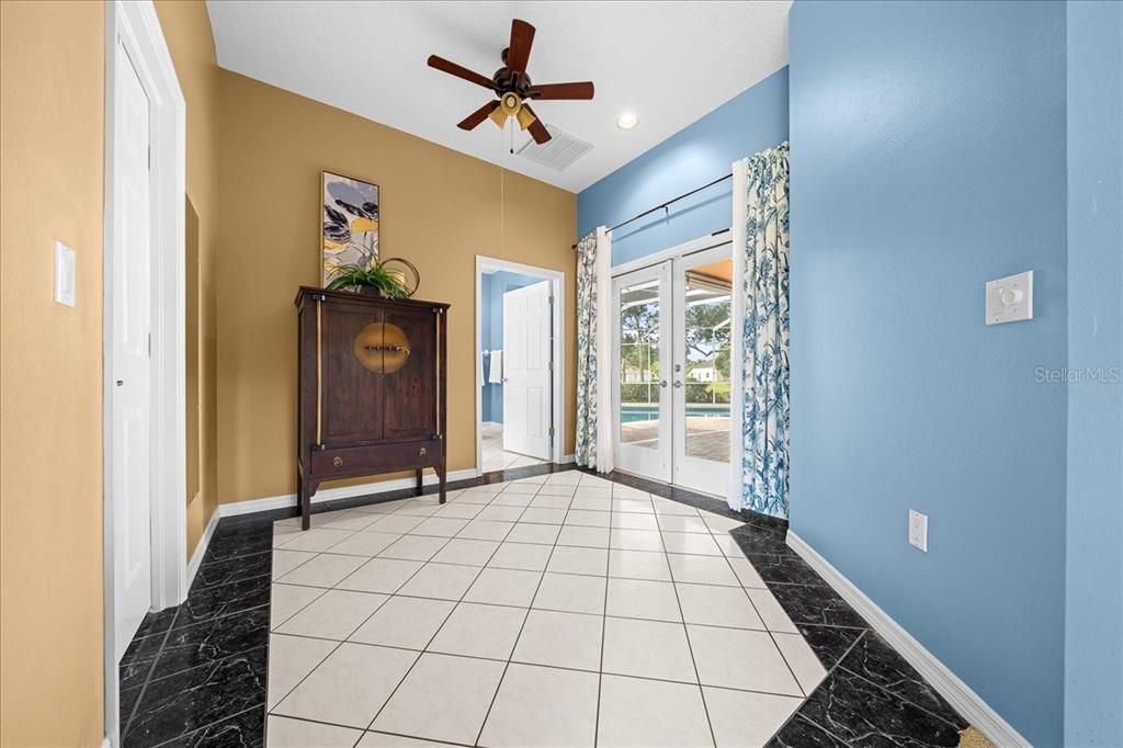 合同活跃: $599,900 (4 贝兹, 3 浴室, 3133 平方英尺)