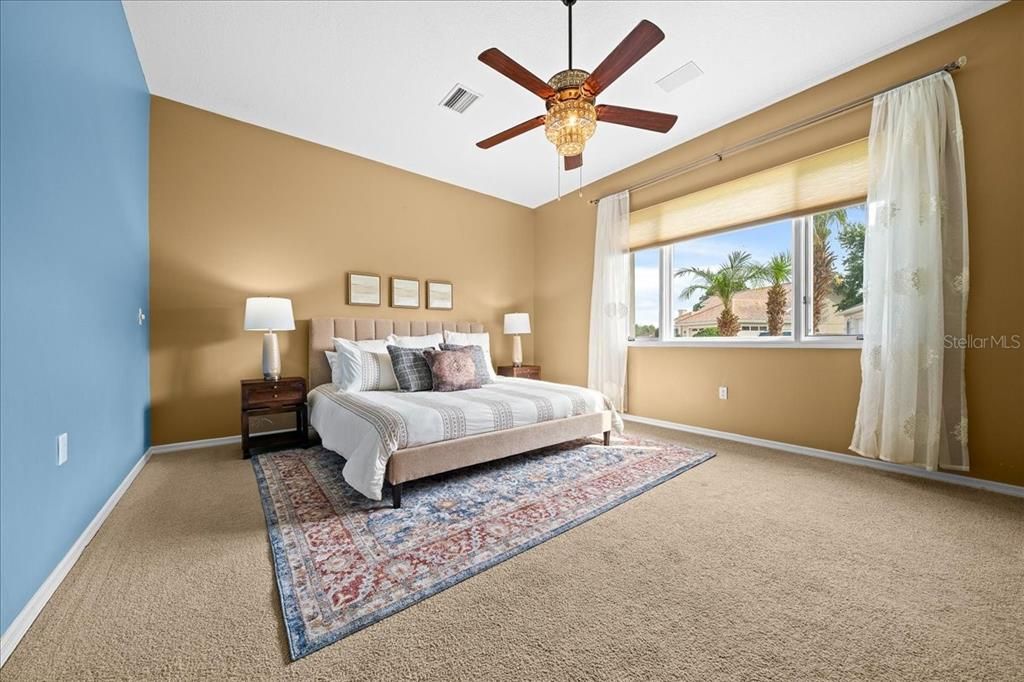 合同活跃: $599,900 (4 贝兹, 3 浴室, 3133 平方英尺)