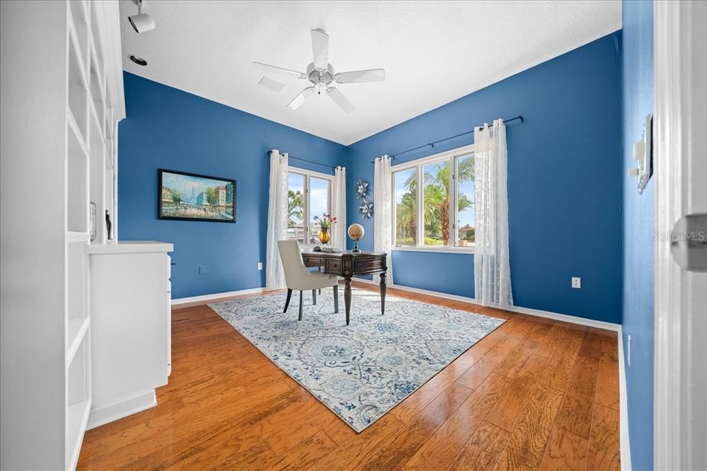 合同活跃: $599,900 (4 贝兹, 3 浴室, 3133 平方英尺)