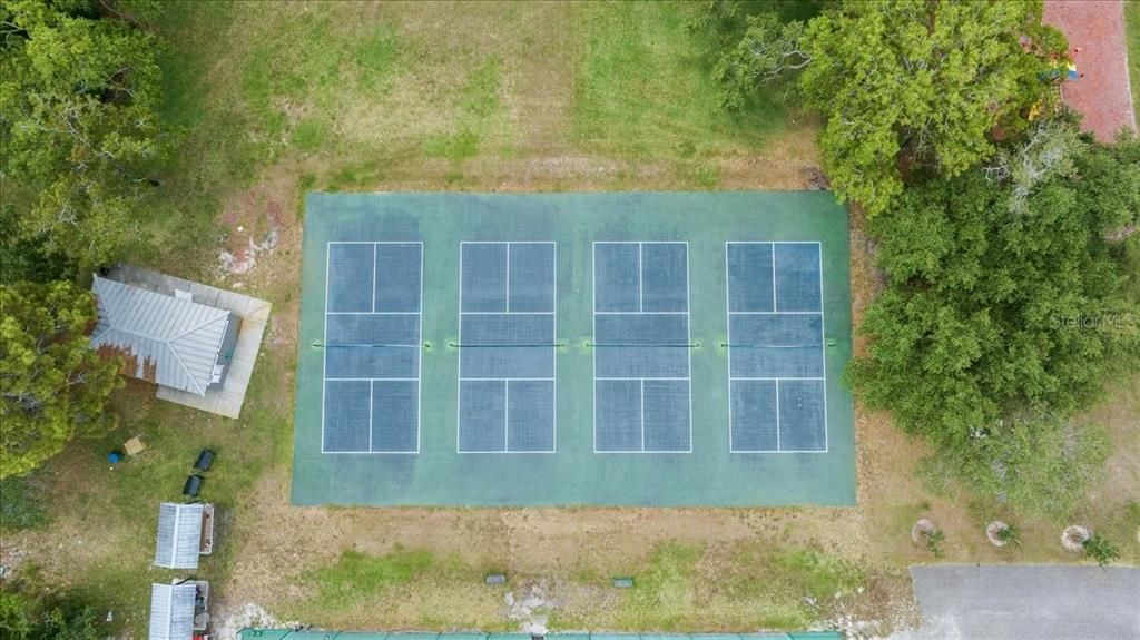 合同活跃: $599,900 (4 贝兹, 3 浴室, 3133 平方英尺)