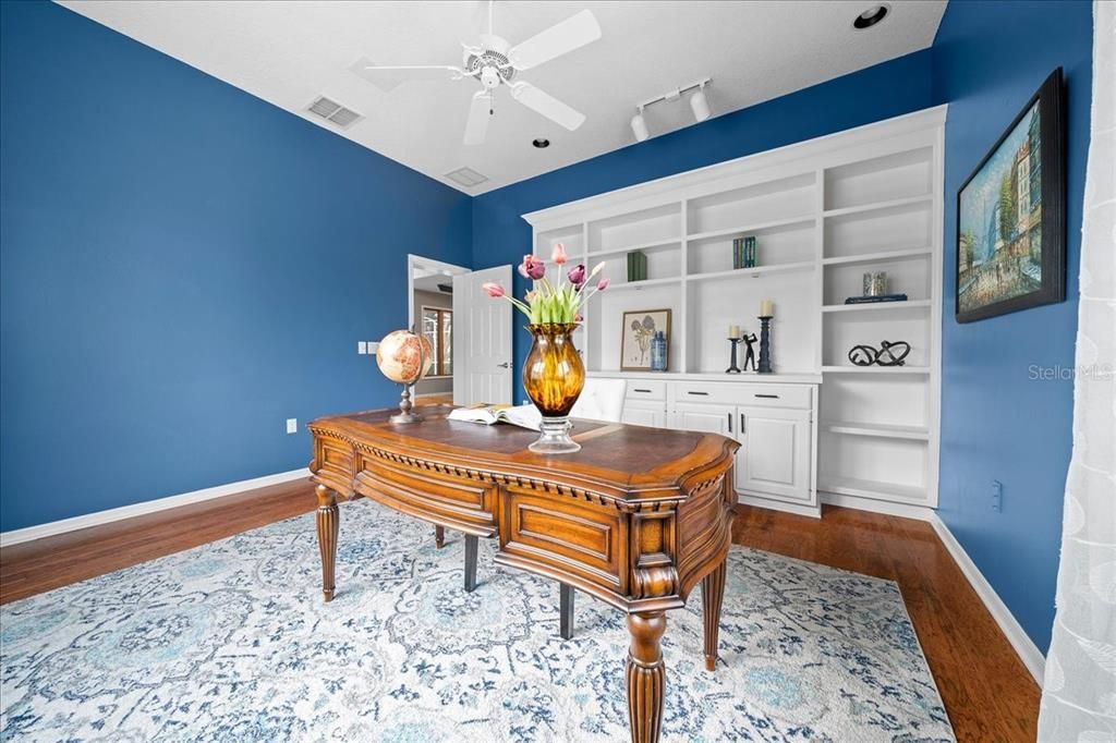 合同活跃: $599,900 (4 贝兹, 3 浴室, 3133 平方英尺)