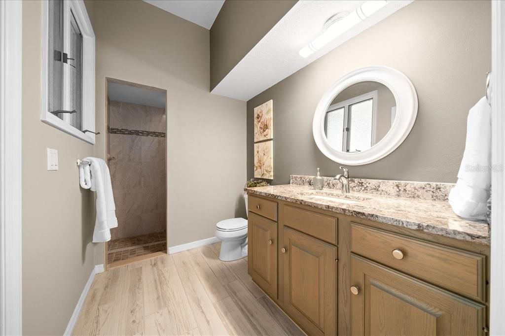 合同活跃: $599,900 (4 贝兹, 3 浴室, 3133 平方英尺)