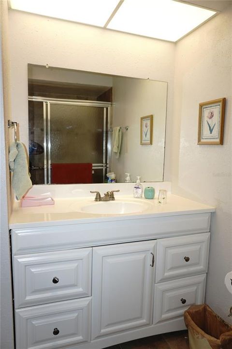 For Sale: $154,900 (2 beds, 1 baths, 825 Square Feet)