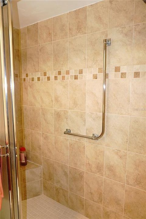 For Sale: $154,900 (2 beds, 1 baths, 825 Square Feet)