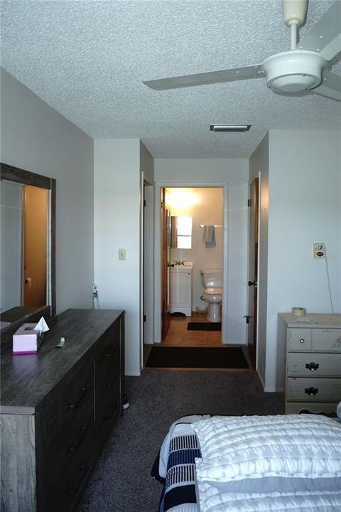 For Sale: $154,900 (2 beds, 1 baths, 825 Square Feet)