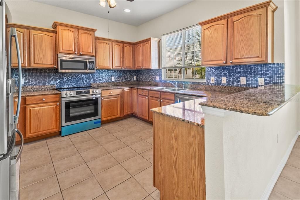 For Sale: $339,900 (4 beds, 3 baths, 2604 Square Feet)