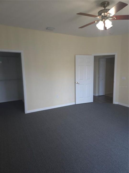 For Sale: $339,900 (4 beds, 3 baths, 2604 Square Feet)