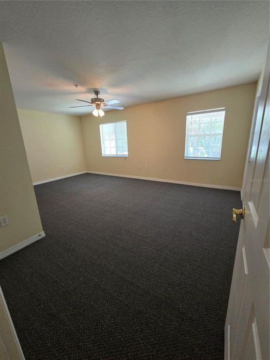 For Sale: $339,900 (4 beds, 3 baths, 2604 Square Feet)