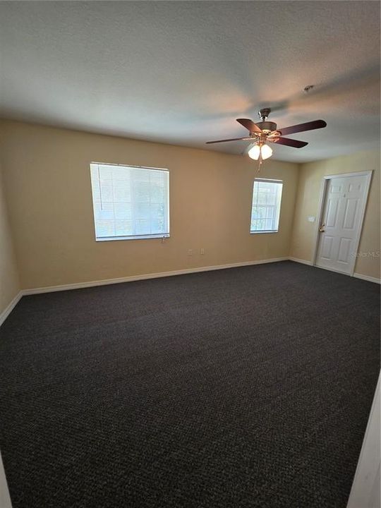 For Sale: $339,900 (4 beds, 3 baths, 2604 Square Feet)