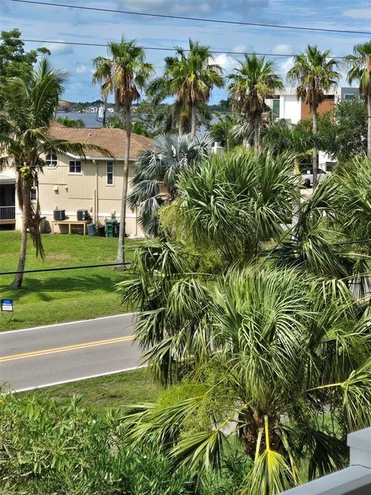 For Sale: $339,900 (4 beds, 3 baths, 2604 Square Feet)