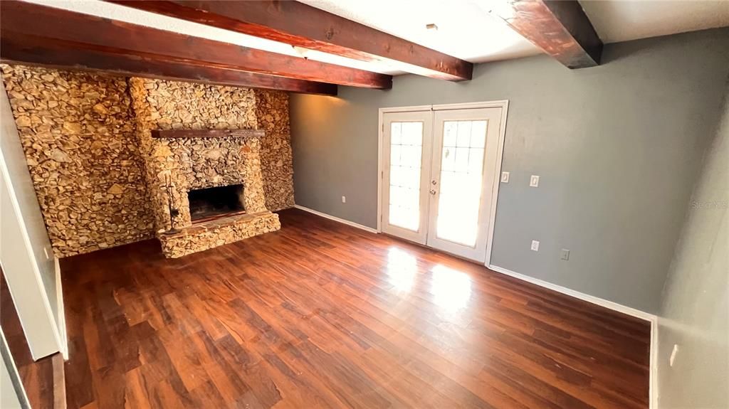 В аренду: $2,149 (3 спален, 2 ванн, 1686 Квадратных фут)