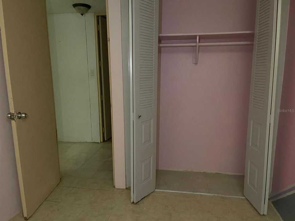 For Sale: $80,000 (3 beds, 1 baths, 907 Square Feet)