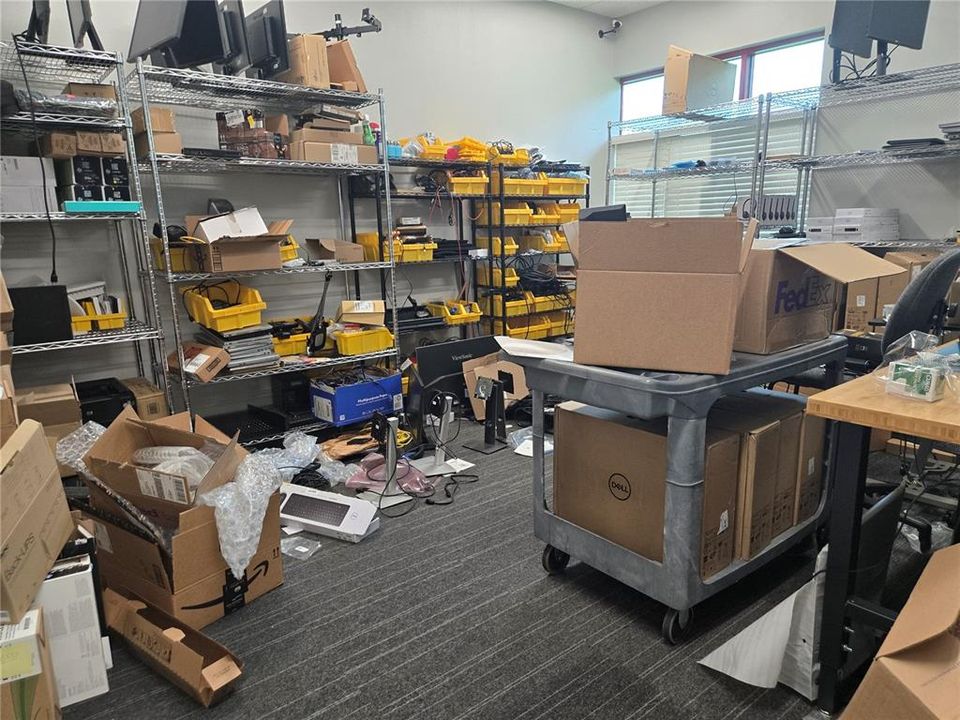 合同活跃: $3,749,900 (0 贝兹, 0 浴室, 17291 平方英尺)