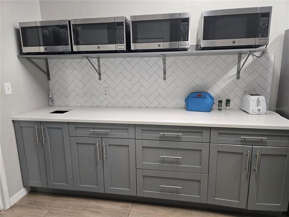 合同活跃: $3,749,900 (0 贝兹, 0 浴室, 17291 平方英尺)