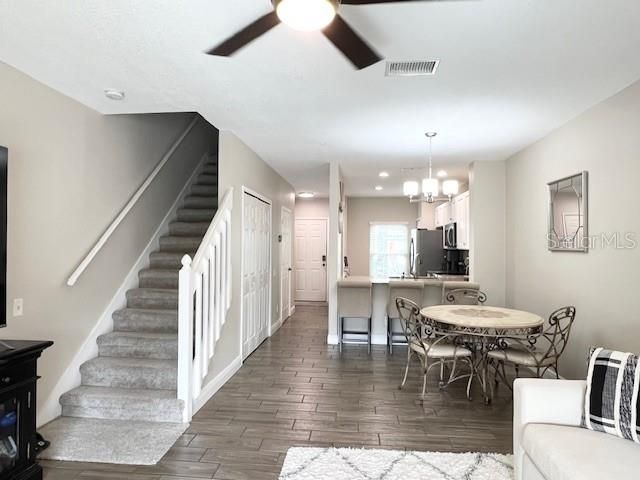 For Sale: $280,000 (2 beds, 2 baths, 1110 Square Feet)