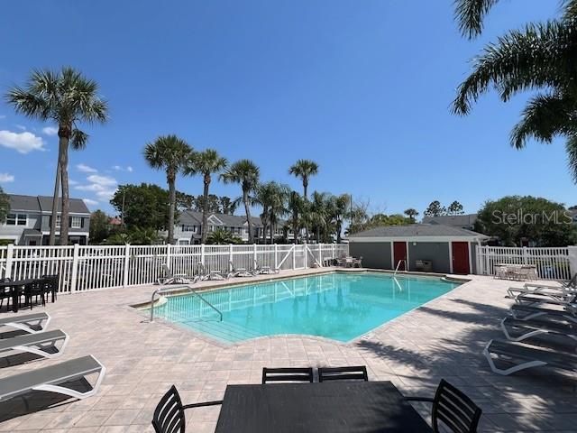 For Sale: $280,000 (2 beds, 2 baths, 1110 Square Feet)