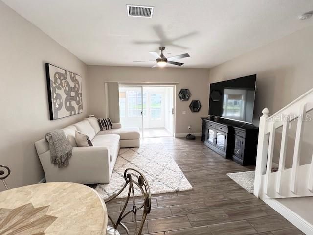 For Sale: $280,000 (2 beds, 2 baths, 1110 Square Feet)