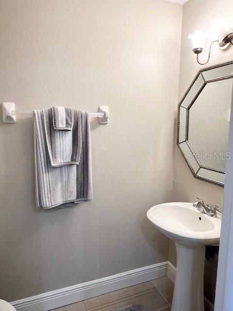 For Sale: $280,000 (2 beds, 2 baths, 1110 Square Feet)