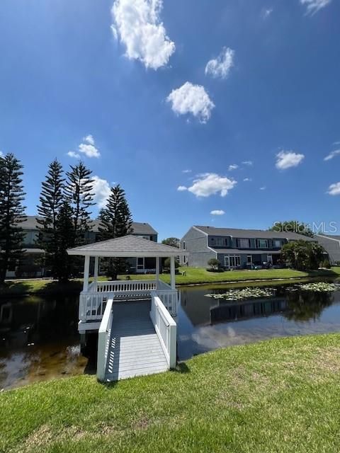 For Sale: $280,000 (2 beds, 2 baths, 1110 Square Feet)