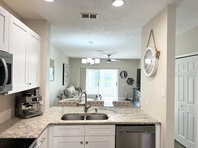 For Sale: $280,000 (2 beds, 2 baths, 1110 Square Feet)