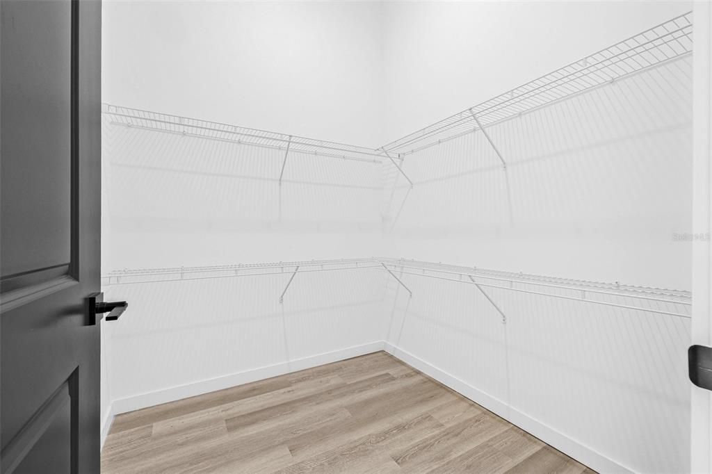 For Rent: $6,995 (3 beds, 3 baths, 1891 Square Feet)