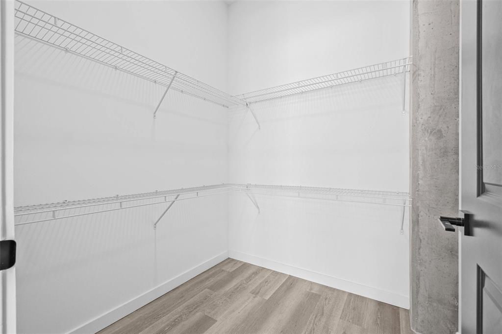 For Rent: $6,995 (3 beds, 3 baths, 1891 Square Feet)