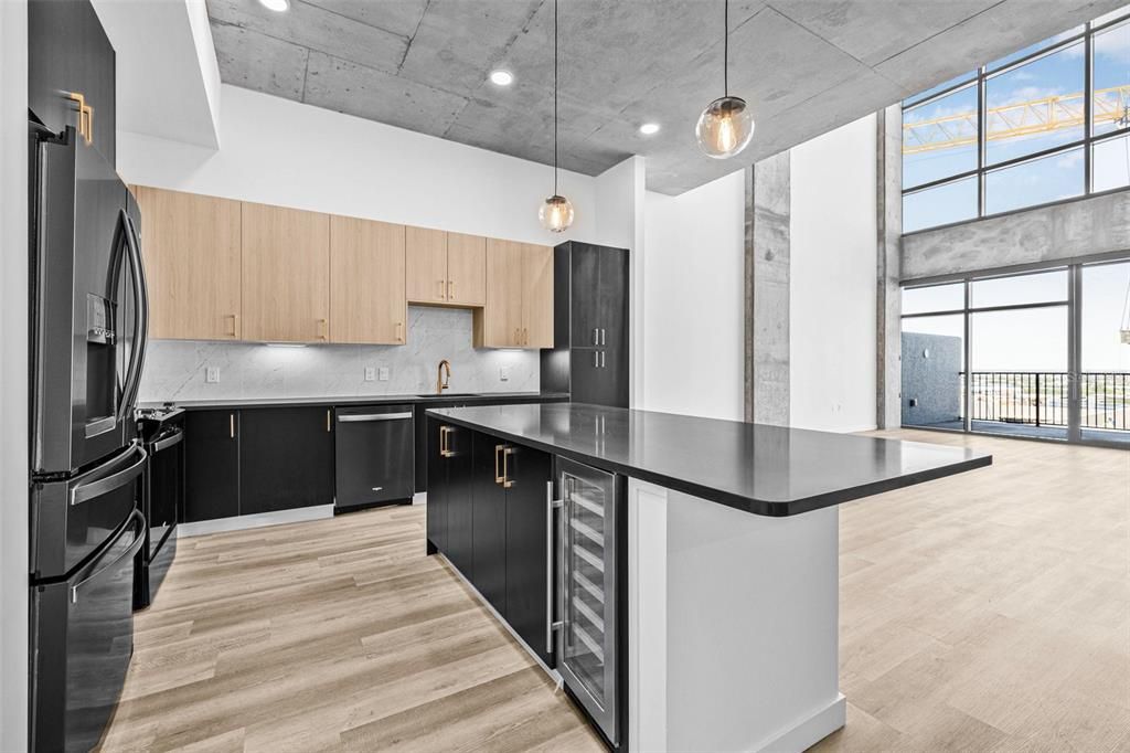 For Rent: $6,995 (3 beds, 3 baths, 1891 Square Feet)
